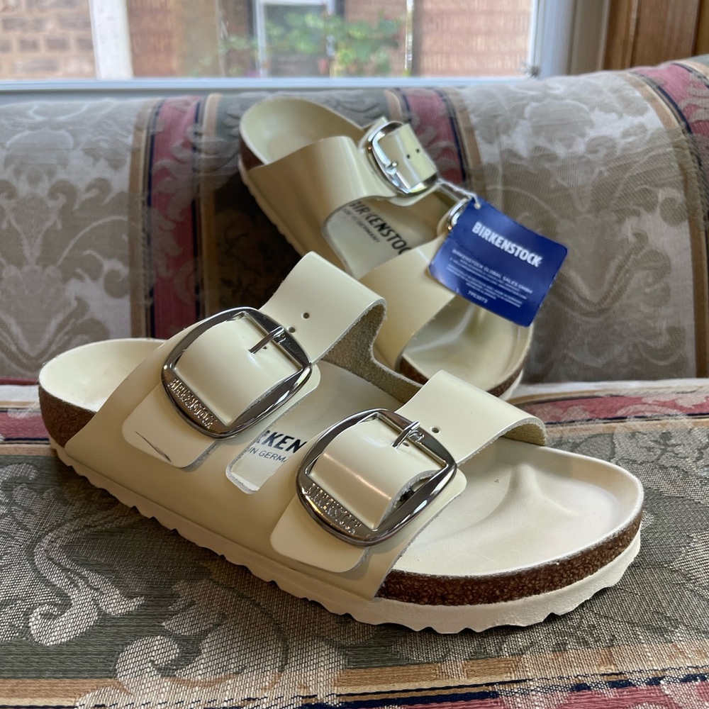 Birkenstock Arizona Big Buckle High Shine Sandals. Size 7-7.5 Women